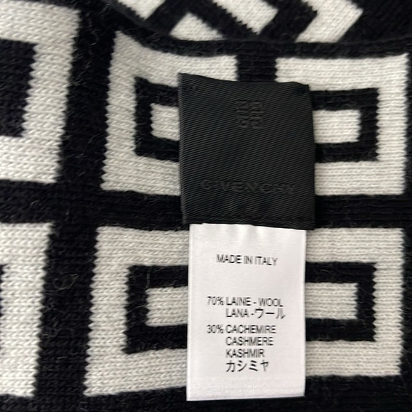 New GIVENCHY 4G double sided scarf in wool and cashmere - Picture 7 of 8